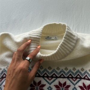 Hollister Cream and Red Patterned Turtleneck Sweater